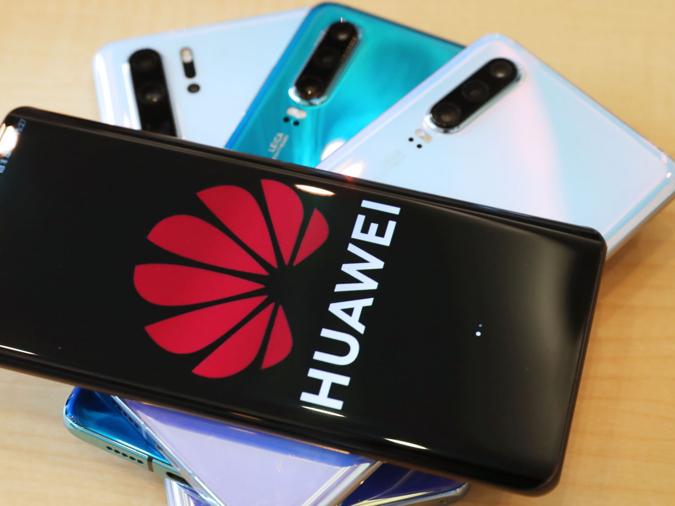 “Huawei” шинэ үйлдлийн систем танилцууллаа